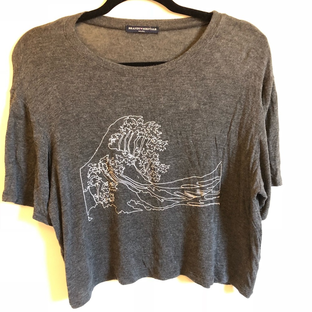Brandy Melville wave T-shirt